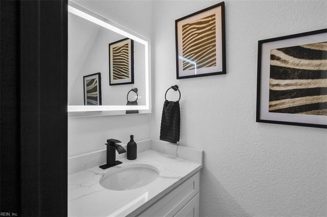 122 E Kelly AVE, Hampton, VA 23663