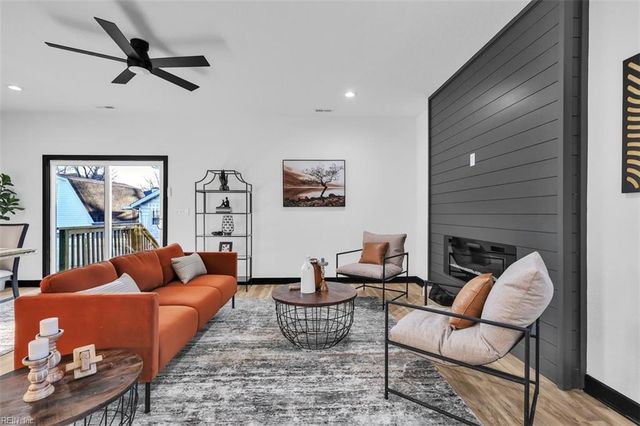 122 E Kelly AVE, Hampton, VA 23663