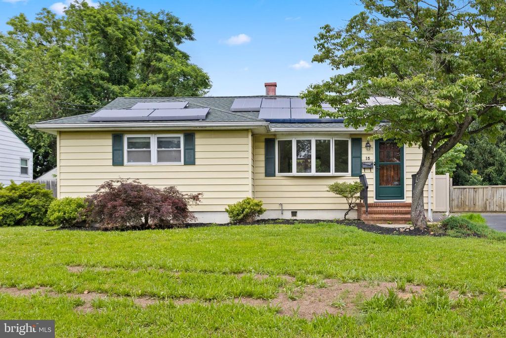 15 KILMER DR, Ewing, NJ 08638