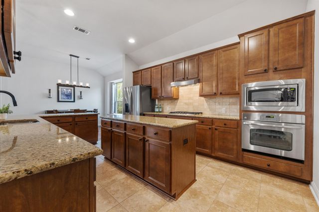 205 Bellagio DR, Lakeway, TX 78734