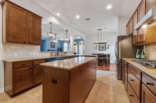 205 Bellagio DR, Lakeway, TX 78734