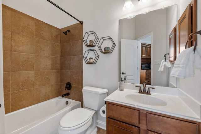 205 Bellagio DR, Lakeway, TX 78734