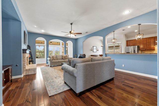 205 Bellagio DR, Lakeway, TX 78734