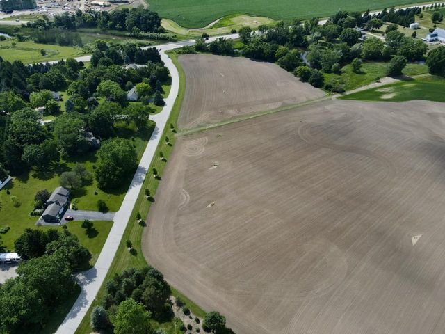Lt5 E WHITAKER LANE, Oconomowoc, WI 53066
