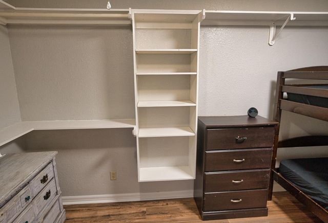 626 S Gray Avenue, West Columbia, TX 77486