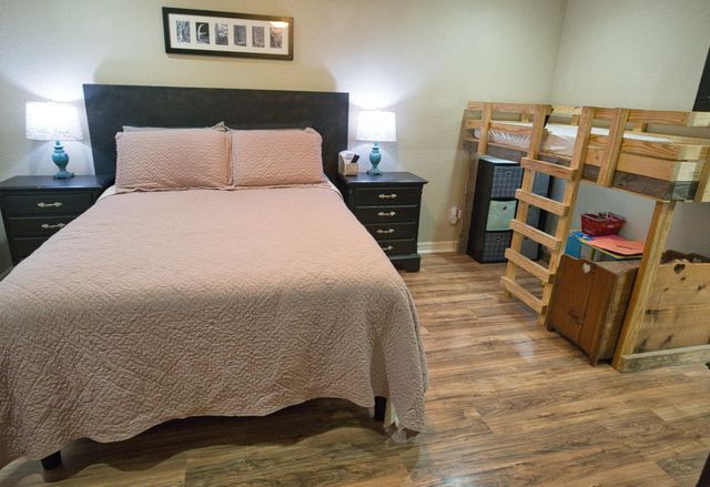 626 S Gray Avenue, West Columbia, TX 77486