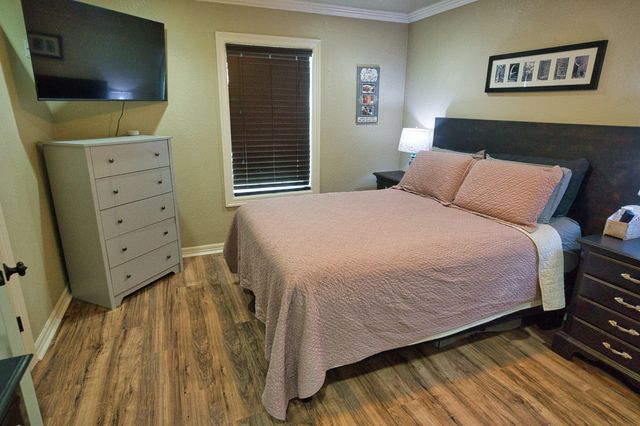 626 S Gray Avenue, West Columbia, TX 77486