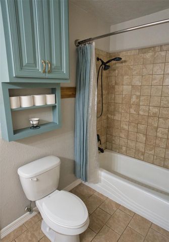 626 S Gray Avenue, West Columbia, TX 77486