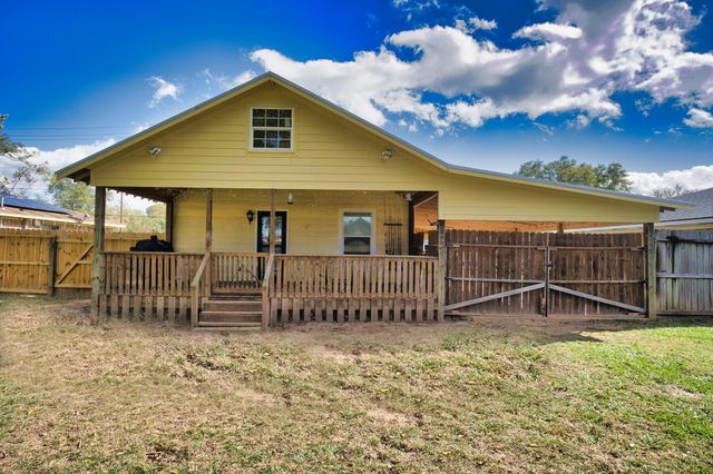 626 S Gray Avenue, West Columbia, TX 77486