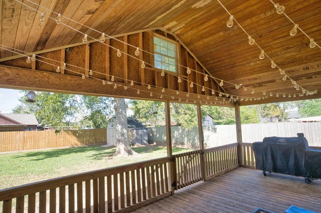 626 S Gray Avenue, West Columbia, TX 77486