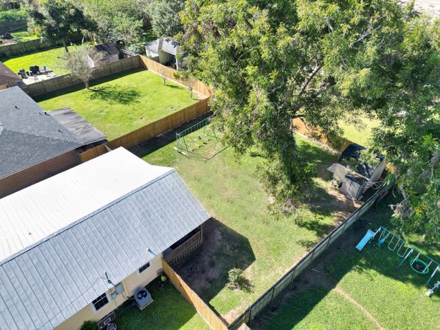 626 S Gray Avenue, West Columbia, TX 77486