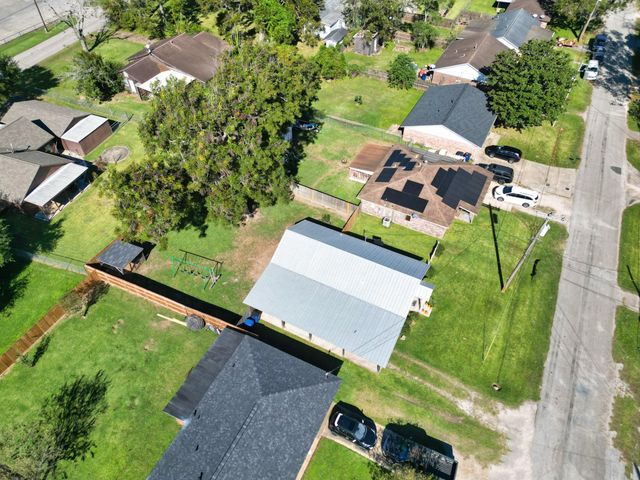 626 S Gray Avenue, West Columbia, TX 77486