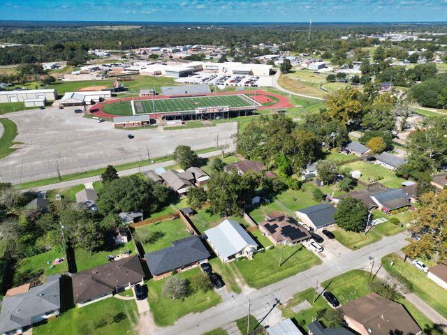 626 S Gray Avenue, West Columbia, TX 77486