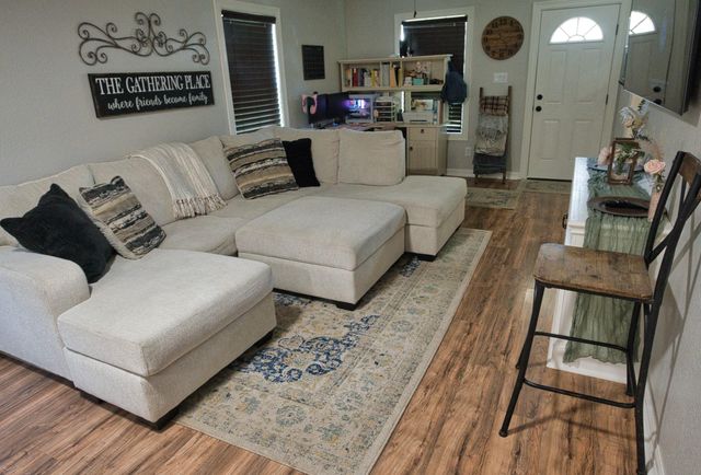 626 S Gray Avenue, West Columbia, TX 77486