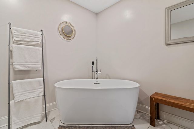 909 S MCLEAN BLVD, Memphis, TN 38114