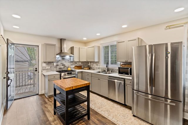 909 S MCLEAN BLVD, Memphis, TN 38114