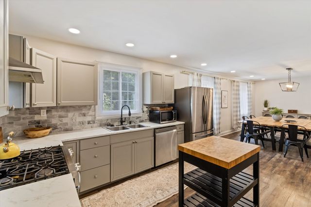 909 S MCLEAN BLVD, Memphis, TN 38114