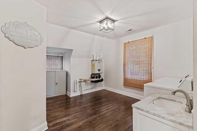 909 S MCLEAN BLVD, Memphis, TN 38114