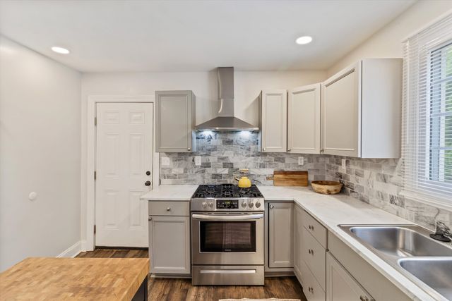 909 S MCLEAN BLVD, Memphis, TN 38114