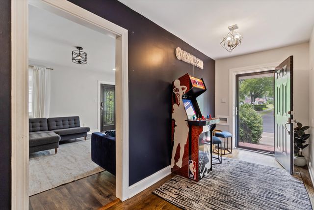 909 S MCLEAN BLVD, Memphis, TN 38114