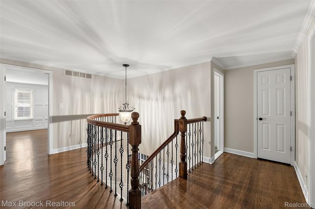 4627 Sunningdale Drive, Bloomfield Charter Township, MI 48302