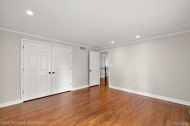 4627 Sunningdale Drive, Bloomfield Charter Township, MI 48302