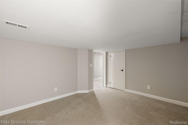 4627 Sunningdale Drive, Bloomfield Charter Township, MI 48302
