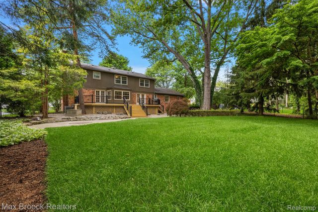 4627 Sunningdale Drive, Bloomfield Charter Township, MI 48302