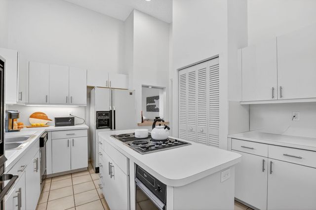 23045 Via Stel, Boca Raton, FL 33433