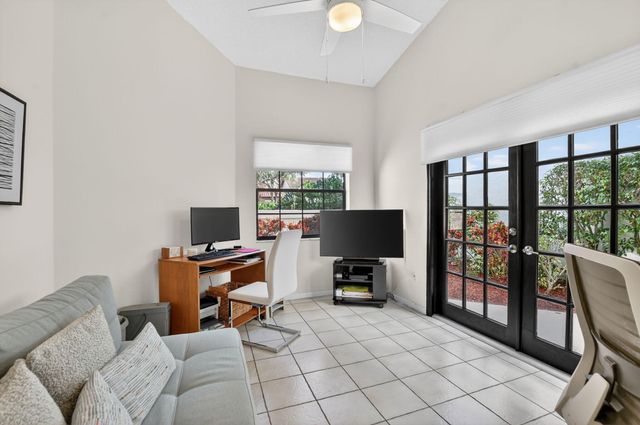 23045 Via Stel, Boca Raton, FL 33433