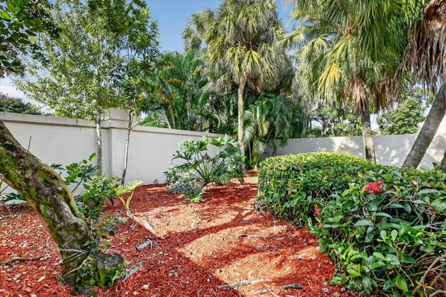 23045 Via Stel, Boca Raton, FL 33433