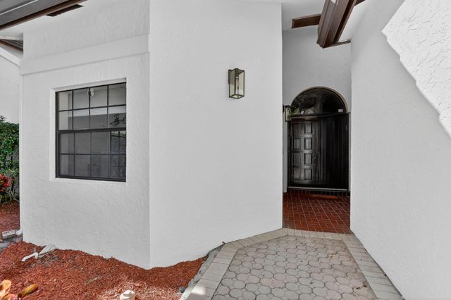 23045 Via Stel, Boca Raton, FL 33433