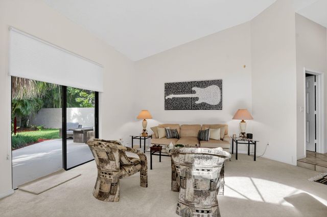 23045 Via Stel, Boca Raton, FL 33433