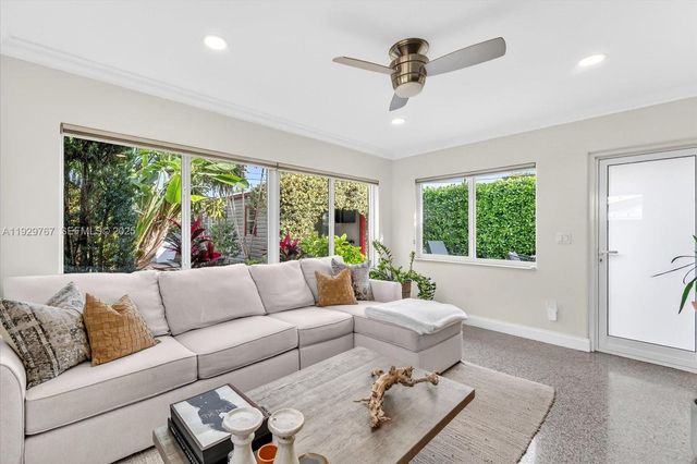 101 NE 46th Ct, Oakland Park, FL 33334