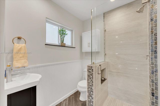 101 NE 46th Ct, Oakland Park, FL 33334