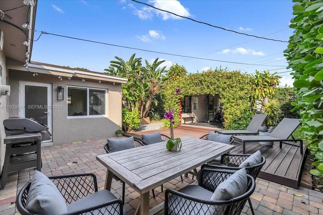 101 NE 46th Ct, Oakland Park, FL 33334