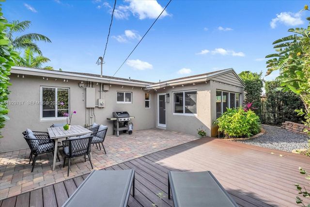 101 NE 46th Ct, Oakland Park, FL 33334