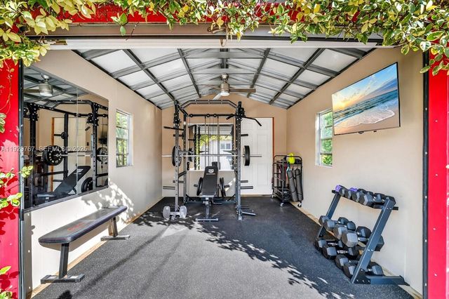 101 NE 46th Ct, Oakland Park, FL 33334