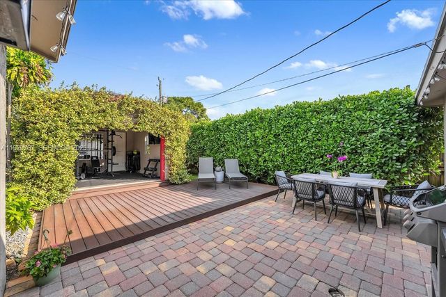 101 NE 46th Ct, Oakland Park, FL 33334