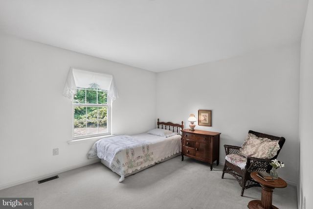 417 FOREST LN, North Wales, PA 19454