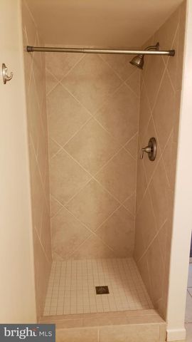 6916 CHURCHILL RD, Mclean, VA 22101