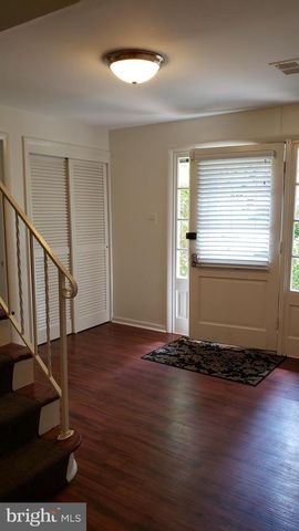 6916 CHURCHILL RD, Mclean, VA 22101