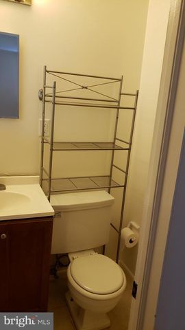 6916 CHURCHILL RD, Mclean, VA 22101