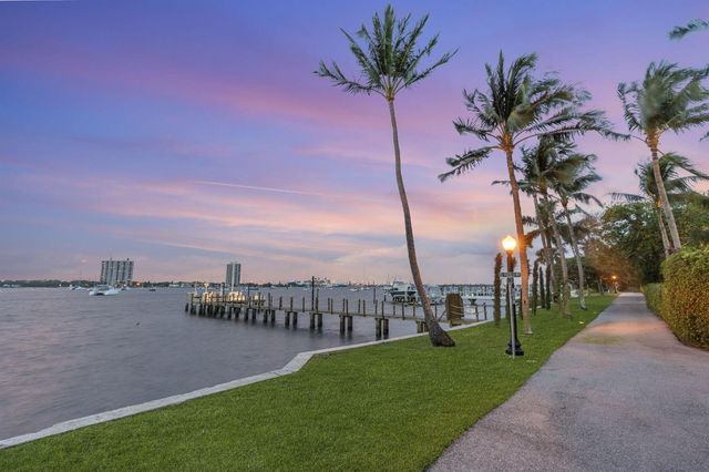 255 EL PUEBLO Way, Palm Beach, FL 33480