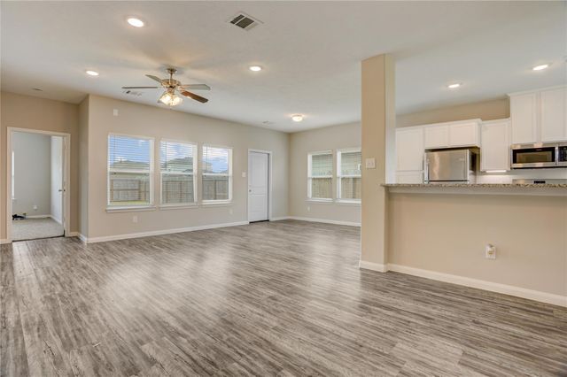64 Road 51024, Cleveland, TX 77327