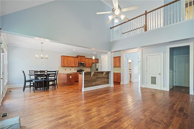 16 Creekview SE Drive, Cartersville, GA 30120