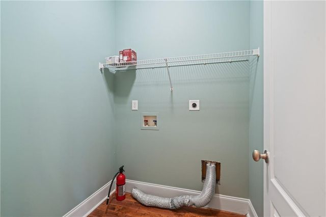 16 Creekview SE Drive, Cartersville, GA 30120