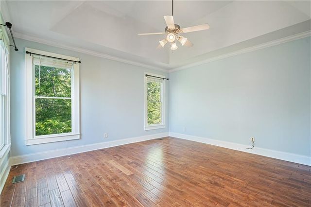 16 Creekview SE Drive, Cartersville, GA 30120