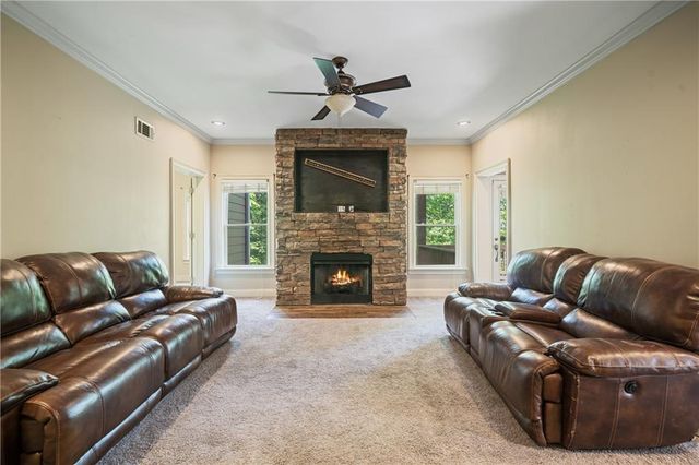 16 Creekview SE Drive, Cartersville, GA 30120