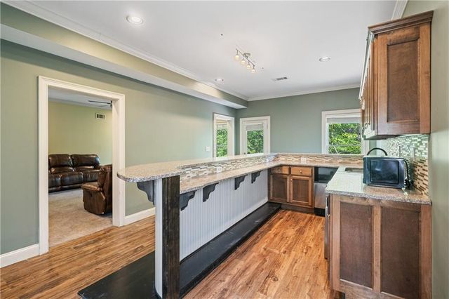 16 Creekview SE Drive, Cartersville, GA 30120